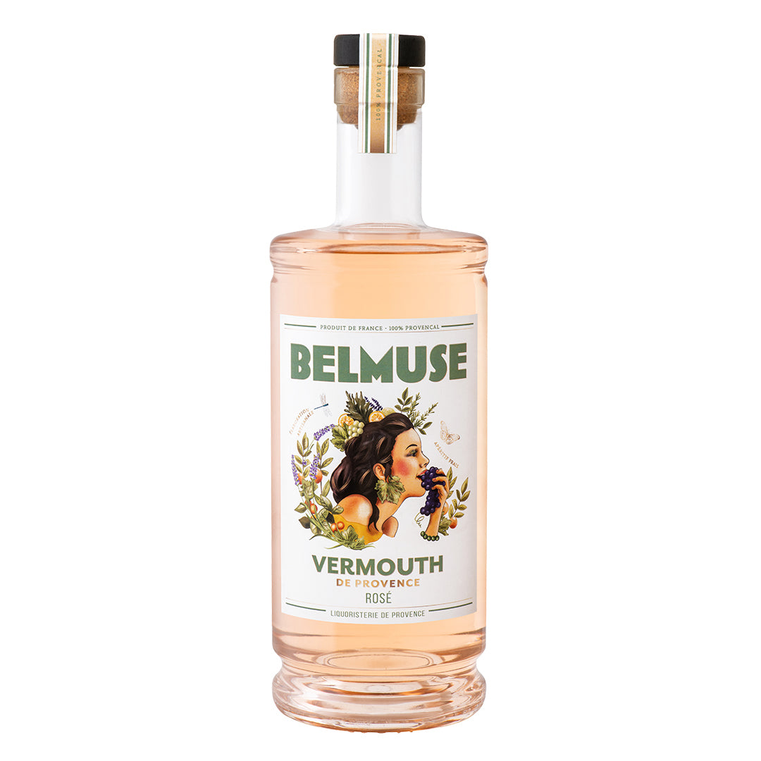 Flasche Belmuse Rosé Wermut 50cl mit kunstvollem Etikett, roséfarbener Flüssigkeit und Korkverschluss im eleganten Design.