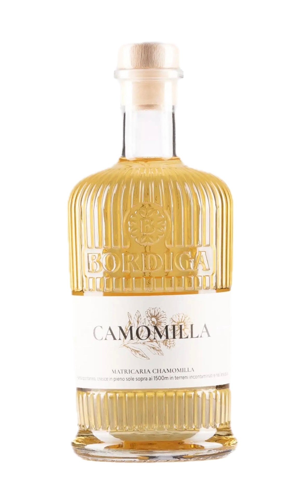 Bordiga Elisir Camomilla Kamillenlikör Flasche mit hellem Etikett auf weißem Hintergrund