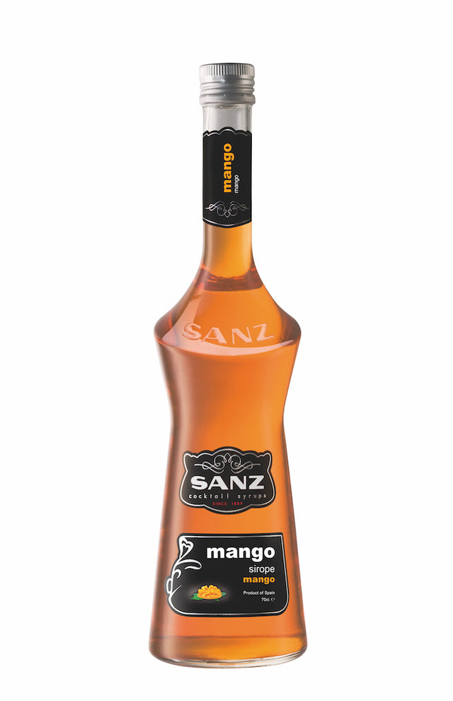 Mangosirup Sanz in einer eleganten 0,7-Liter-Flasche mit orangefarbigem Sirup und schwarzem Etikett, Produkt aus Spanien.