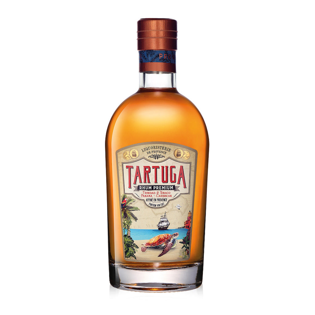 Tartuga Rumflasche mit maritimer Etikettillustration auf weißem Hintergrund