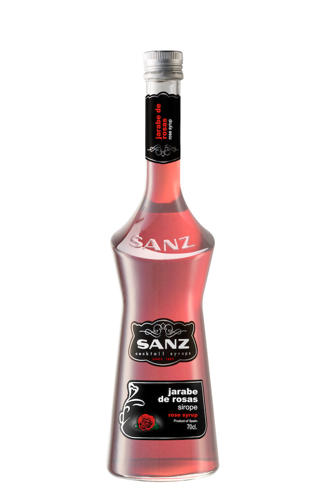 Sanz Rosensirup 700 ml in einer eleganten Flasche mit schwarzem Etikett und silbernem Schraubverschluss.