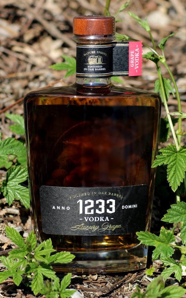 1233 Premium Grape-Vodka_Natur