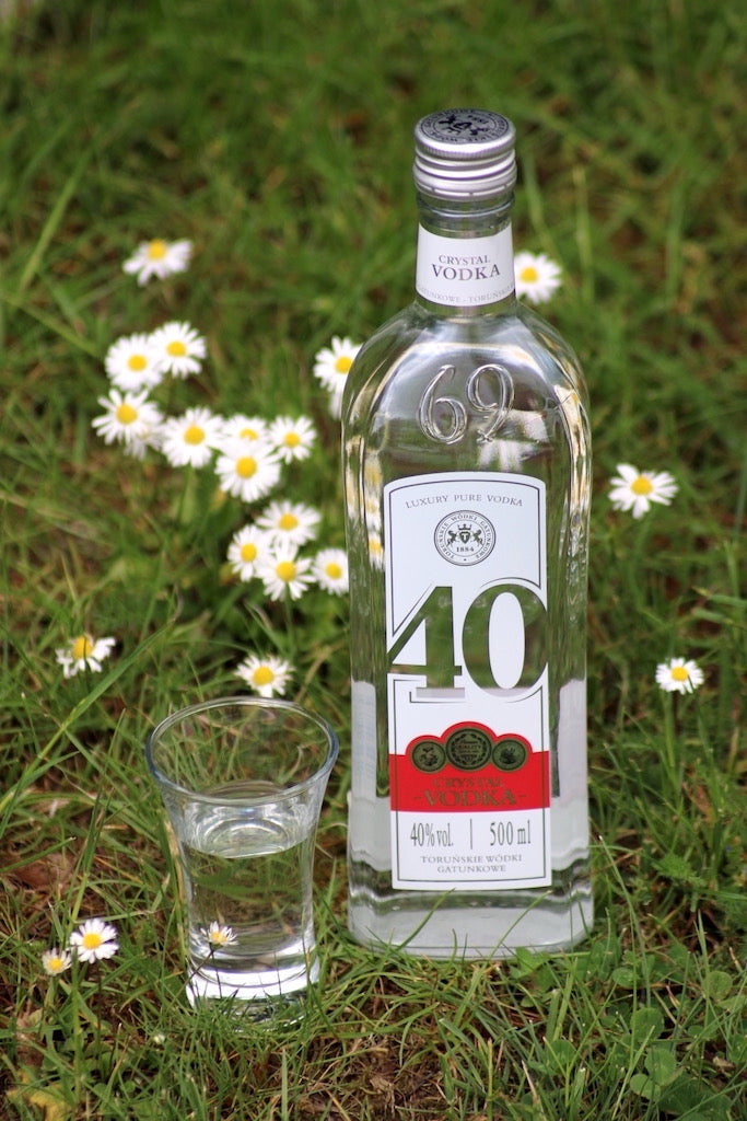 40 Crystal Wodka mit Blumen und Schnapsglas