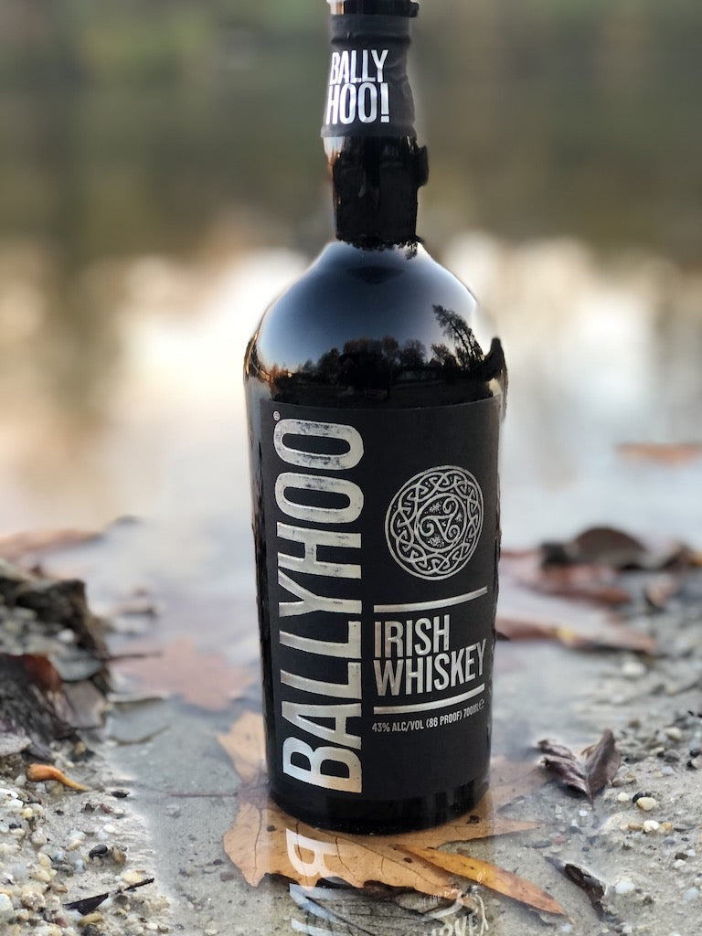 Ballyhoo Irischer Whiskey Wasser Herbst