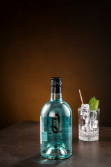 Blue Gin Q mit Glas