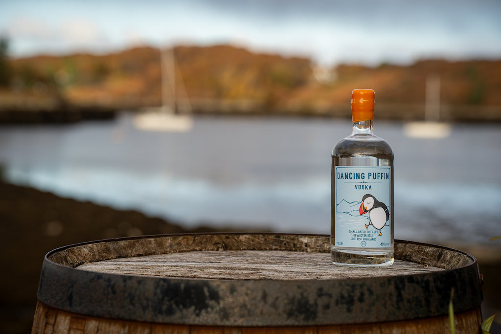 Dancing Puffin schottischer Wodka am See