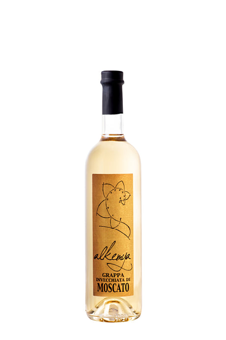 "Flasche Grappa Invecchiata di Moscato von Bordiga, goldene Farbe, 70 cl, mit schwarzem Verschluss und elegantem Etikett.