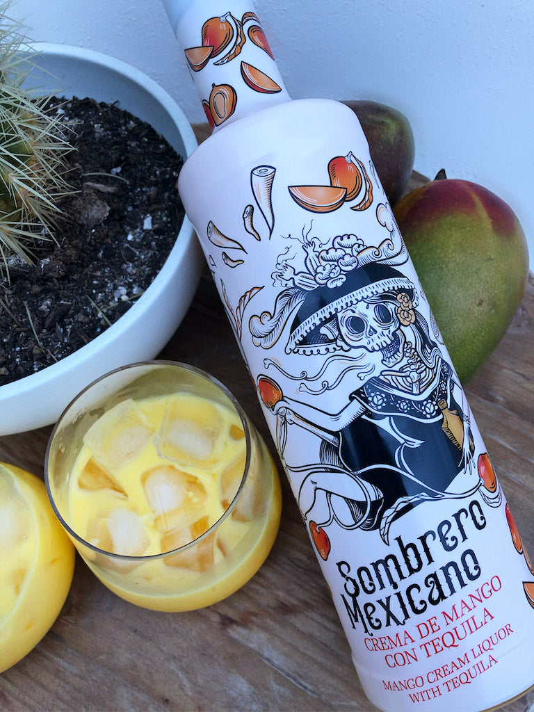 Mango-Tequila-Likoer Sombrero Mexicano mit Glas auf Eis