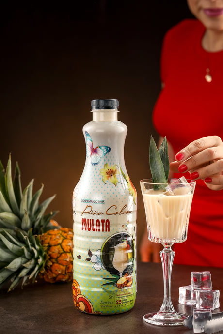 Pina Colada Fertigcocktail mit Glas und Modell