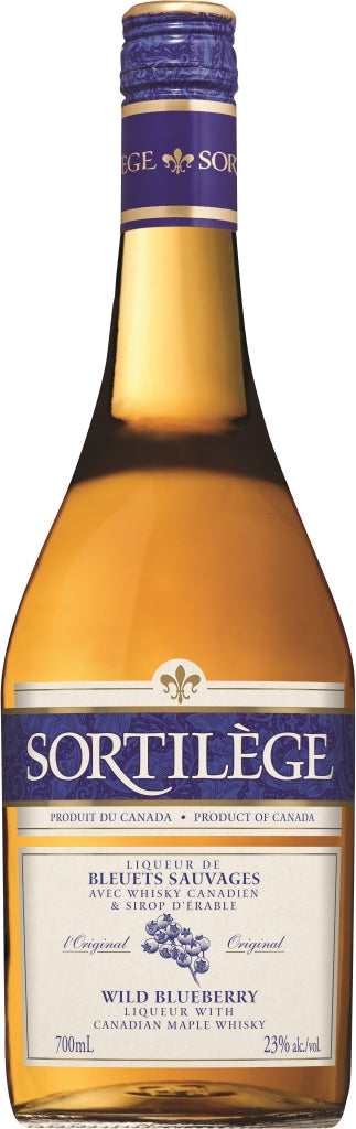 Flasche Sortilège Wild Blueberry Likör mit kanadischem Whisky und Ahornsirup, 700 ml, mit blauem Etikett und Kapsel.