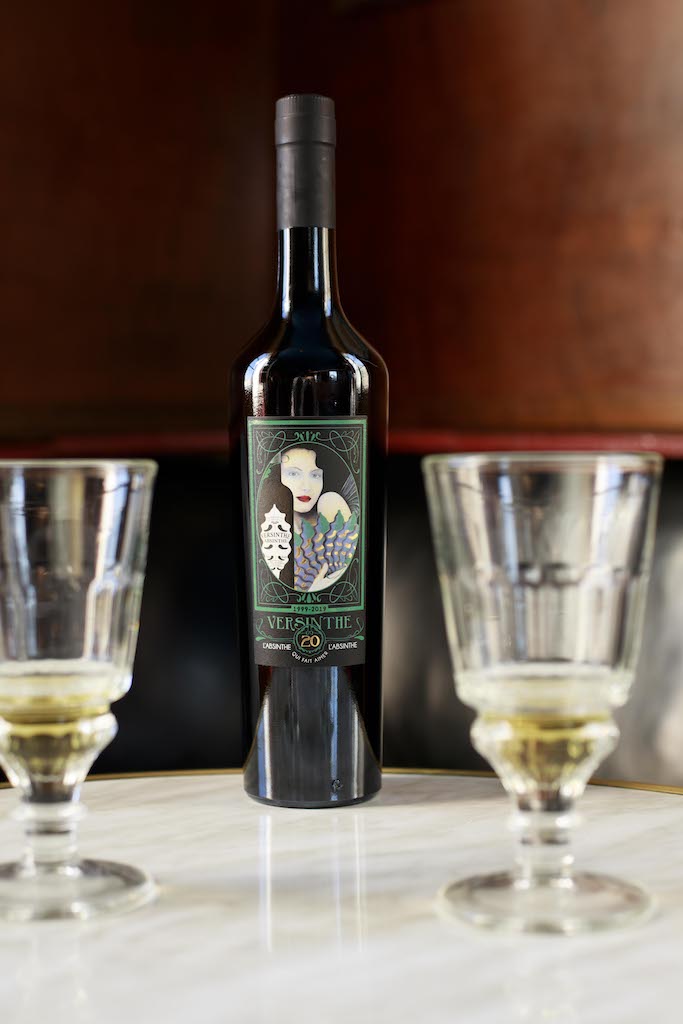 Absinthe "Versinthe 20ans"_©AndranedeBarry mit Glas